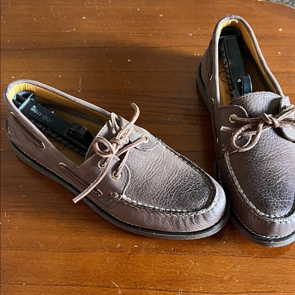 Sperry Classic Brown Leather Boat Shoes - Picture 1 of 5